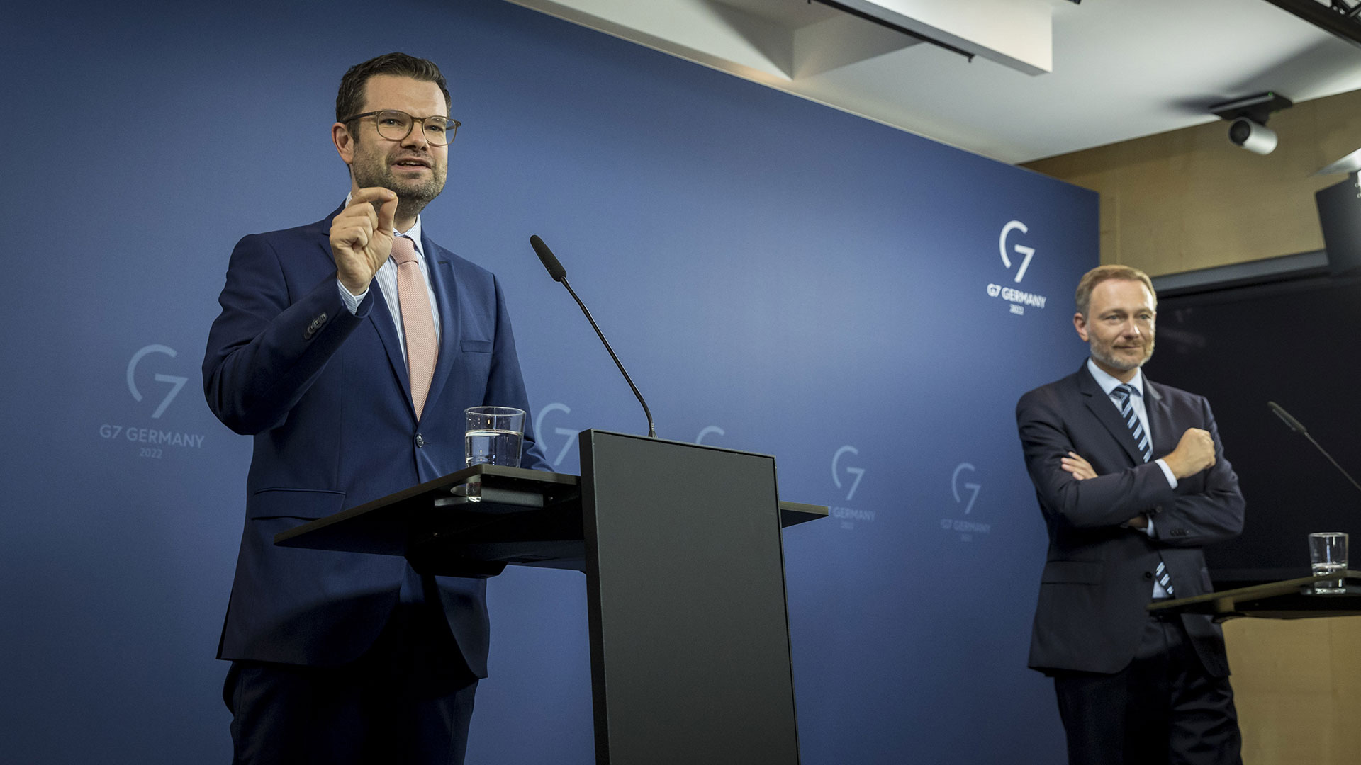 Bundesjustizminister Dr. Marco Buschmann und Finanzminister Christian Lindner bei der Vorstellung der Eckpunkte für ein Zukunftsfinanzierungsgesetz